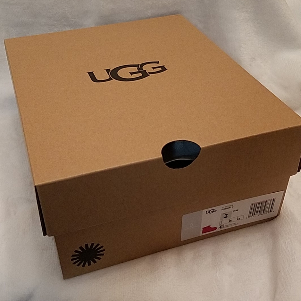 Kids size 3Y (wmns 4.5) Pink Mid Top Ugg boot - Picture 8 of 8